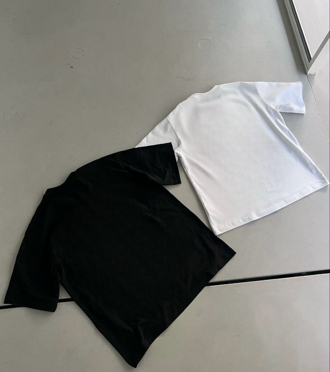 BLACK OVERSIZED TEE 250GSM