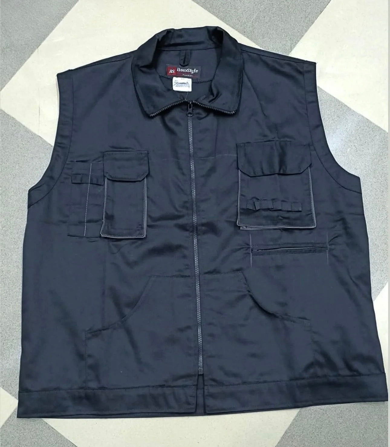 Gilet de travail avec col haut et poche